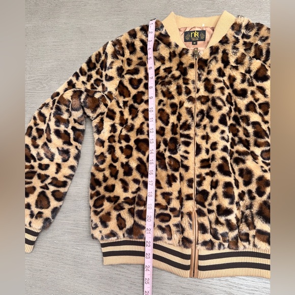 Leopard Bomber Jacket by Metric Knits - Size Medium - Picture 6 of 8